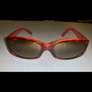 Maui Jim Punchbowl sunglasses with polarized lenses in brown and pink